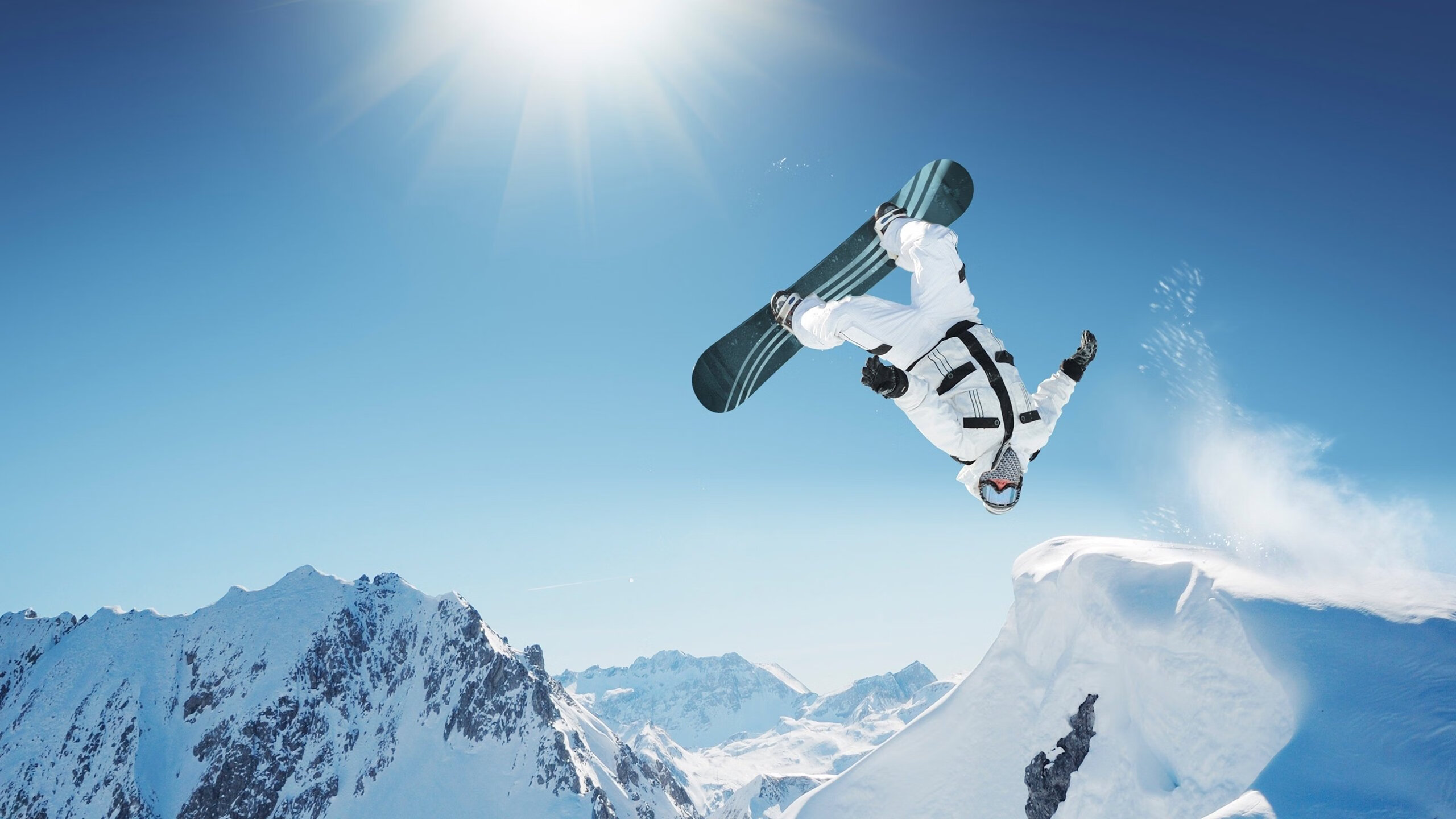 世界名帅怒踹广告牌，背后的深层次原因你知道吗？